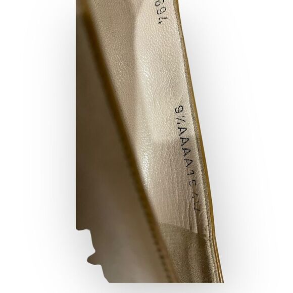Salvatore Ferragamo Tan Pumps AAAA Narrow - Picture 9 of 11